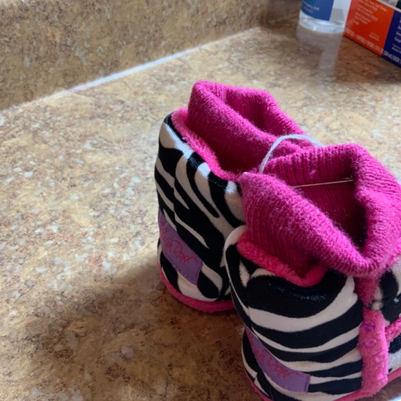 Blazin’ Roxy Toddler slippers boots shoes size 2 - Picture 3 of 7